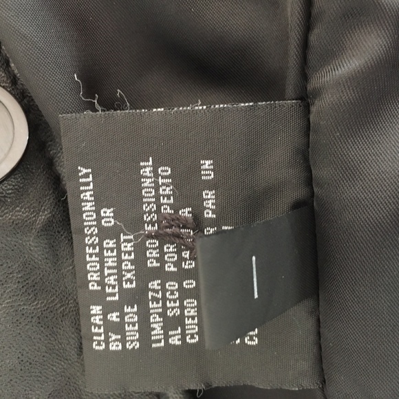 Lightweight Colebrook Black Leather Jacket - Picture 5 of 5